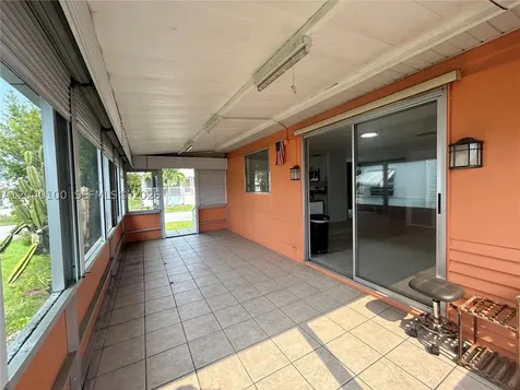 2341 SW 84th Avenue Davie FL 33324