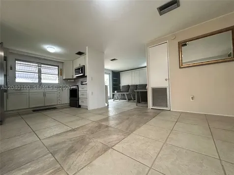 2341 SW 84th Avenue Davie FL 33324