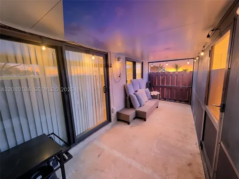 2566 N Nob Hill Road Sunrise FL 33322