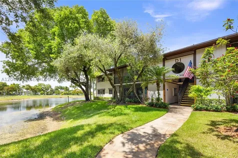 9999 N Belfort Circle Tamarac FL 33321