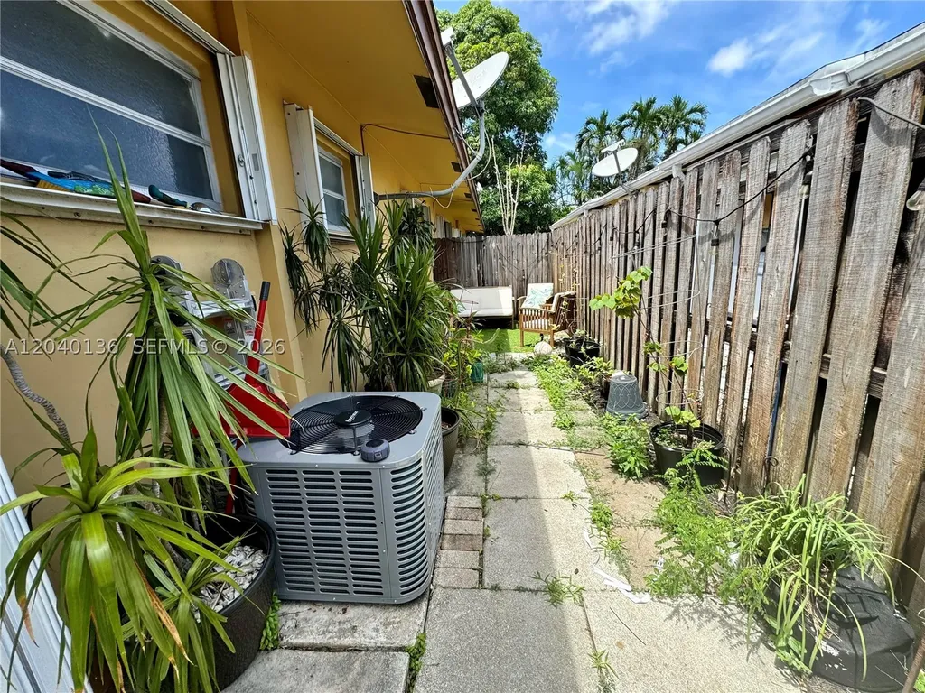 1723 SW 21st Street Fort Lauderdale FL 33315