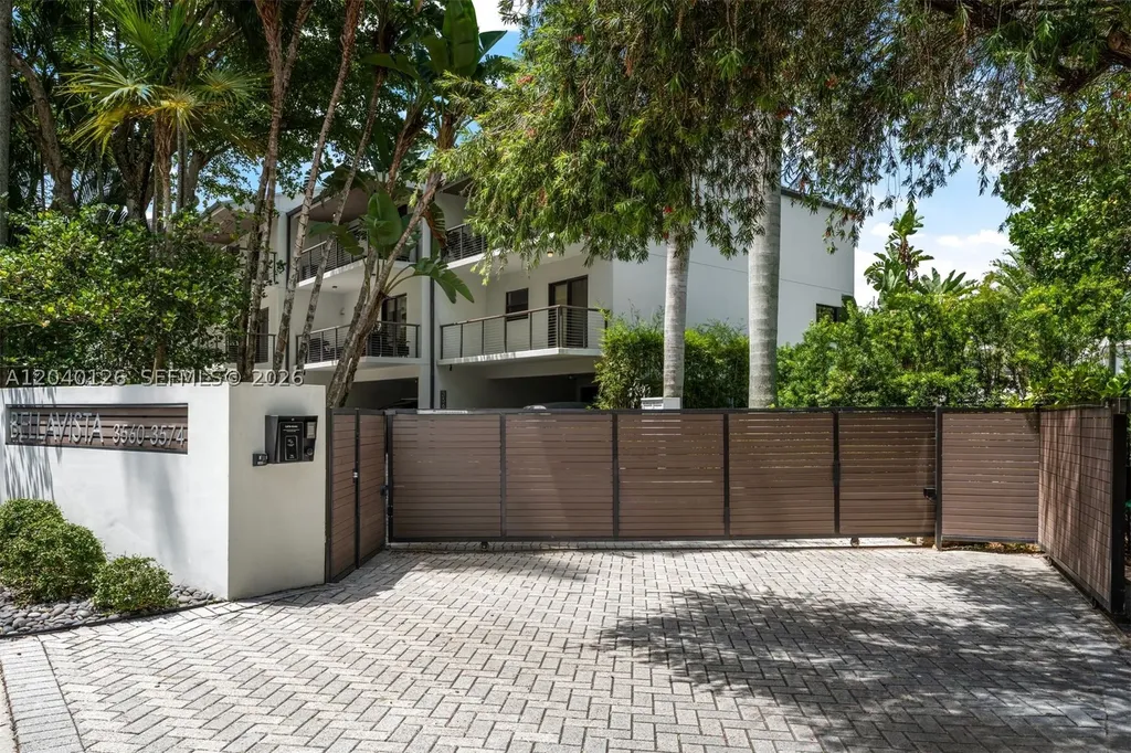 3560 W Fairview Street Miami FL 33133