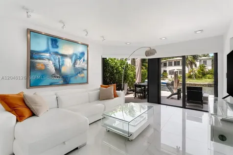 3560 W Fairview Street Miami FL 33133