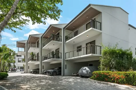 3560 W Fairview Street Miami FL 33133