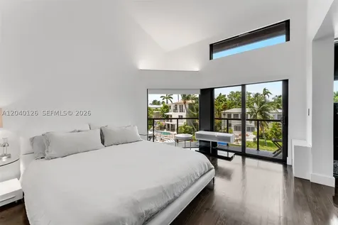 3560 W Fairview Street Miami FL 33133