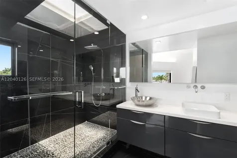3560 W Fairview Street Miami FL 33133