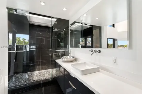 3560 W Fairview Street Miami FL 33133