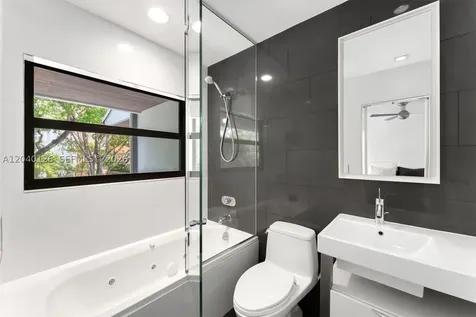 3560 W Fairview Street Miami FL 33133