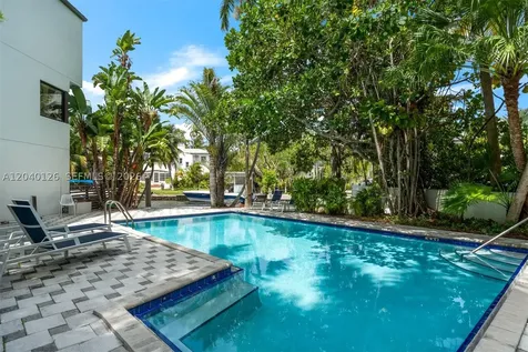 3560 W Fairview Street Miami FL 33133