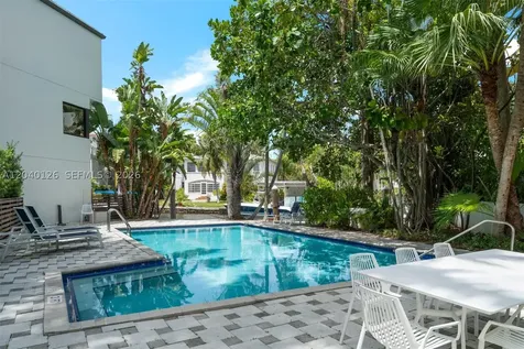 3560 W Fairview Street Miami FL 33133