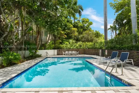 3560 W Fairview Street Miami FL 33133