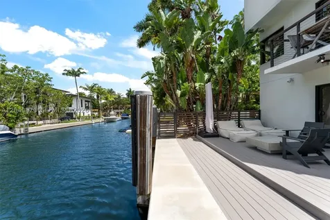 3560 W Fairview Street Miami FL 33133