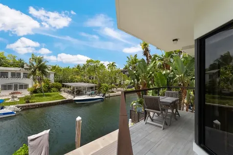 3560 W Fairview Street Miami FL 33133