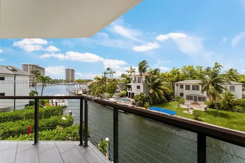3560 W Fairview Street Miami FL 33133