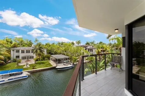 3560 W Fairview Street Miami FL 33133