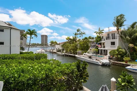 3560 W Fairview Street Miami FL 33133