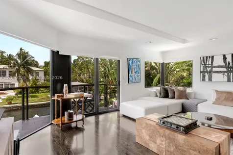 3560 W Fairview Street Miami FL 33133