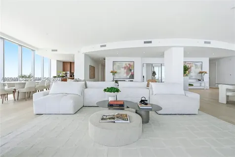 175 SE 25th. Miami FL 33129