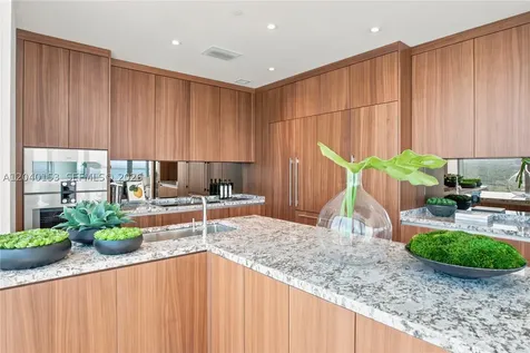 175 SE 25th. Miami FL 33129