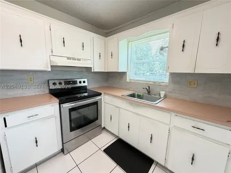 5771 SW 36th Court Davie FL 33314