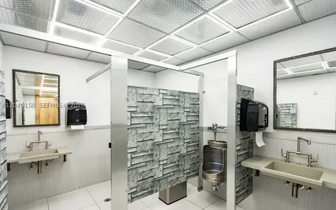 2550 NW 100th Avenue Doral FL 33172