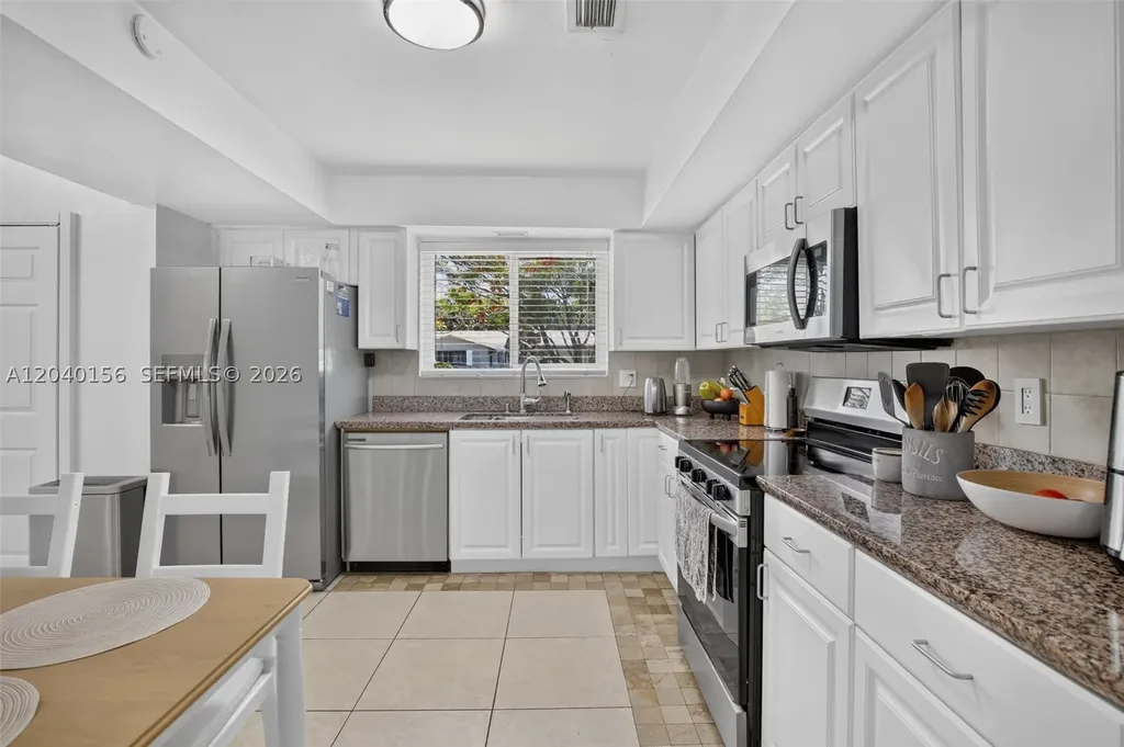 2220 N 40th Avenue Hollywood FL 33021