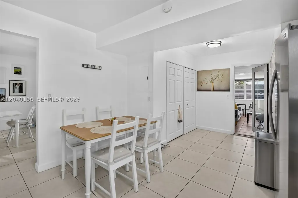 2220 N 40th Avenue Hollywood FL 33021