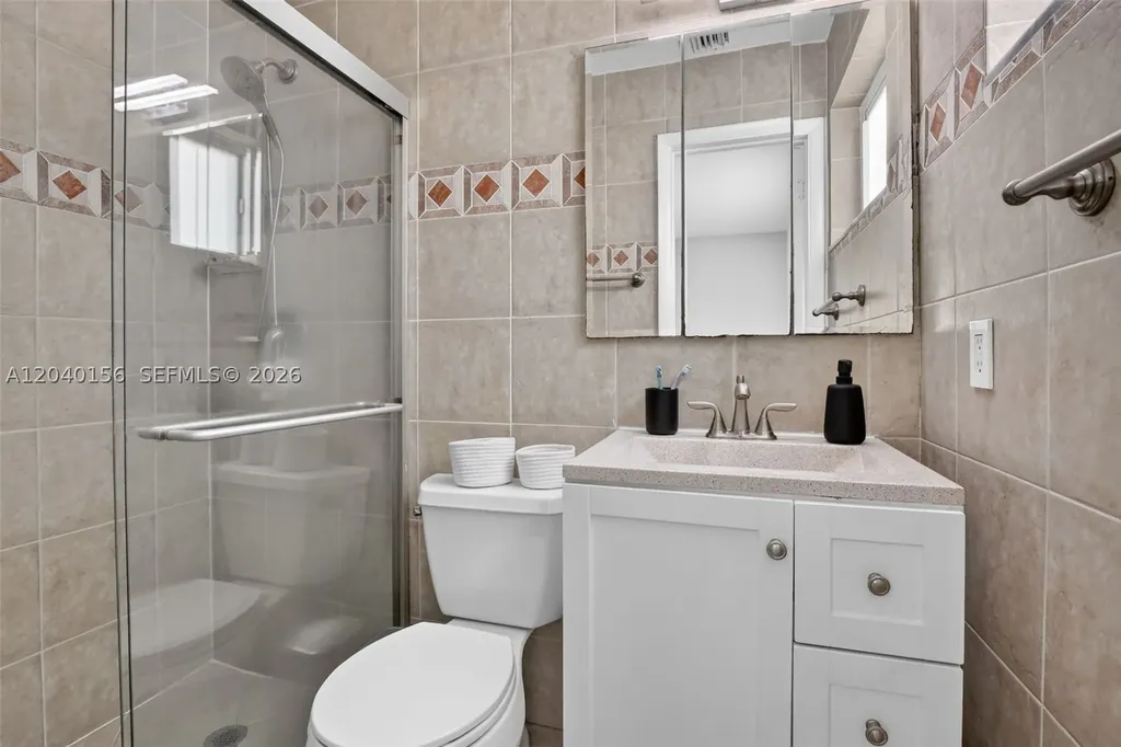 2220 N 40th Avenue Hollywood FL 33021