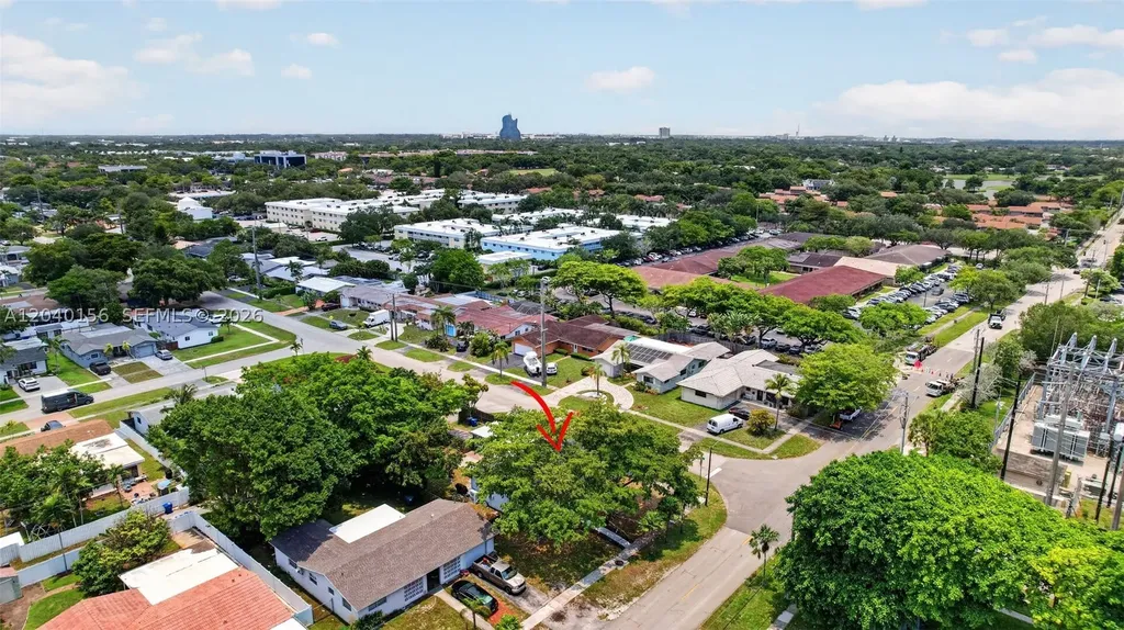 2220 N 40th Avenue Hollywood FL 33021