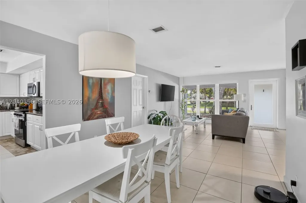 2220 N 40th Avenue Hollywood FL 33021