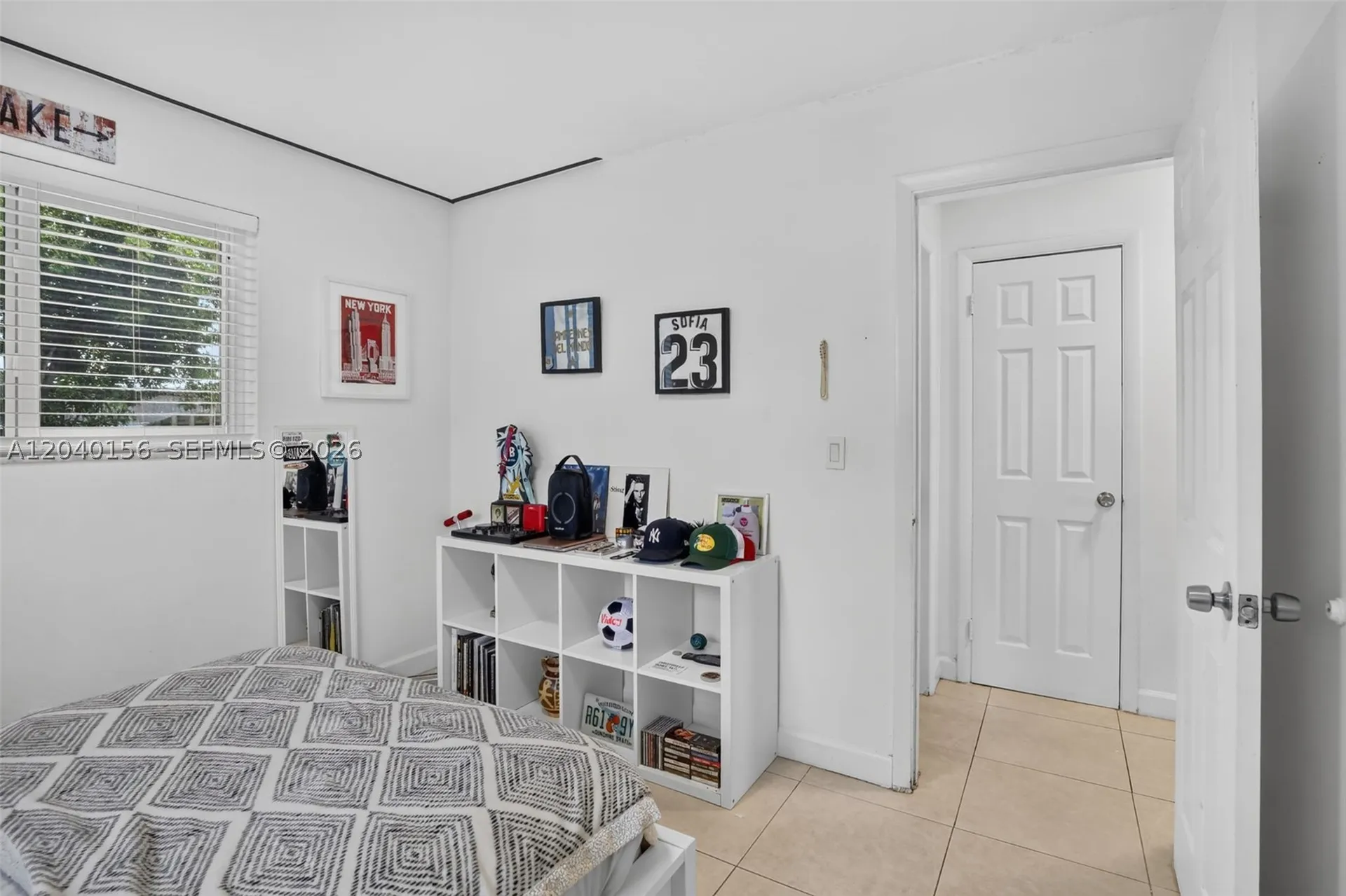2220 N 40th Avenue Hollywood FL 33021