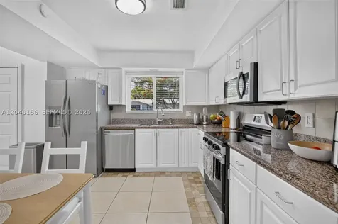 2220 N 40th Avenue Hollywood FL 33021