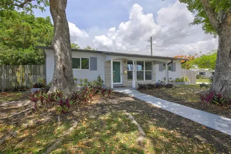 2220 N 40th Avenue Hollywood FL 33021