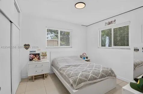 2220 N 40th Avenue Hollywood FL 33021
