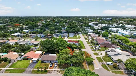 2220 N 40th Avenue Hollywood FL 33021