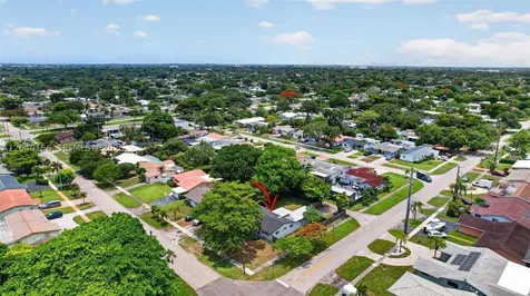 2220 N 40th Avenue Hollywood FL 33021