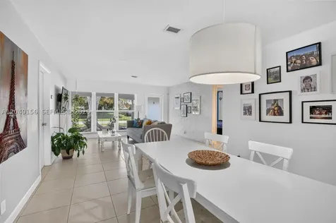 2220 N 40th Avenue Hollywood FL 33021