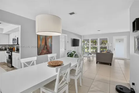 2220 N 40th Avenue Hollywood FL 33021