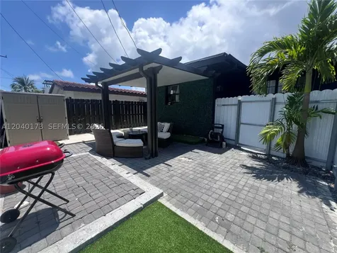 2425 SW 26th Lane Miami FL 33133