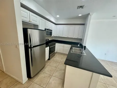 31 SE 3 Hallandale Beach FL 33009
