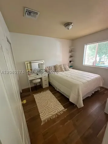 31 SE 3 Hallandale Beach FL 33009