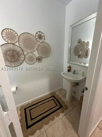 31 SE 3 Hallandale Beach FL 33009