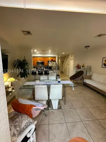 31 SE 3 Hallandale Beach FL 33009