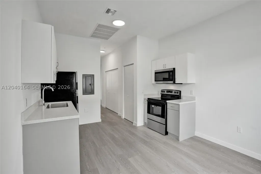 1567 NW 1st Street Miami FL 33125