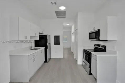 1567 NW 1st Street Miami FL 33125