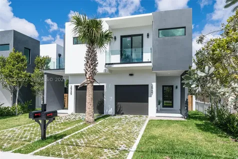 2939 SW 21st Street Miami FL 33145