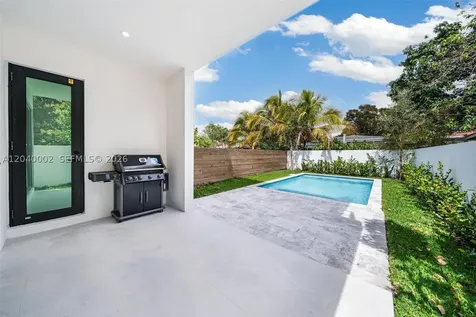 2939 SW 21st Street Miami FL 33145