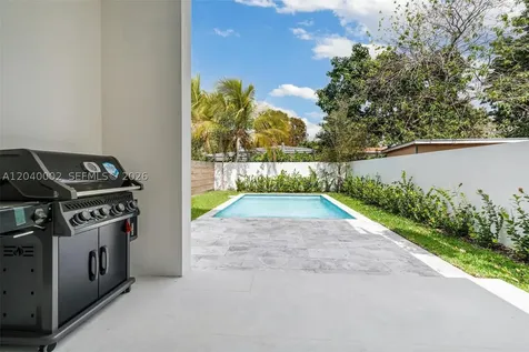 2939 SW 21st Street Miami FL 33145