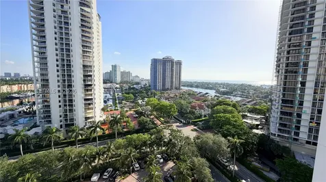 19400 Turnberry Way Aventura FL 33180