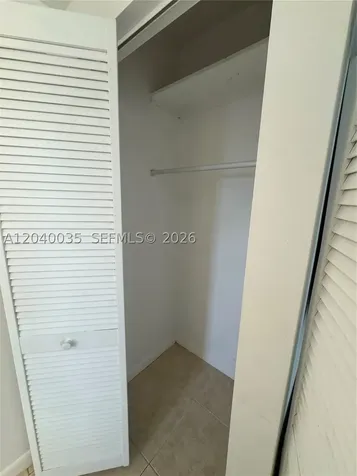 7130 Rue Versailles Miami Beach FL 33141